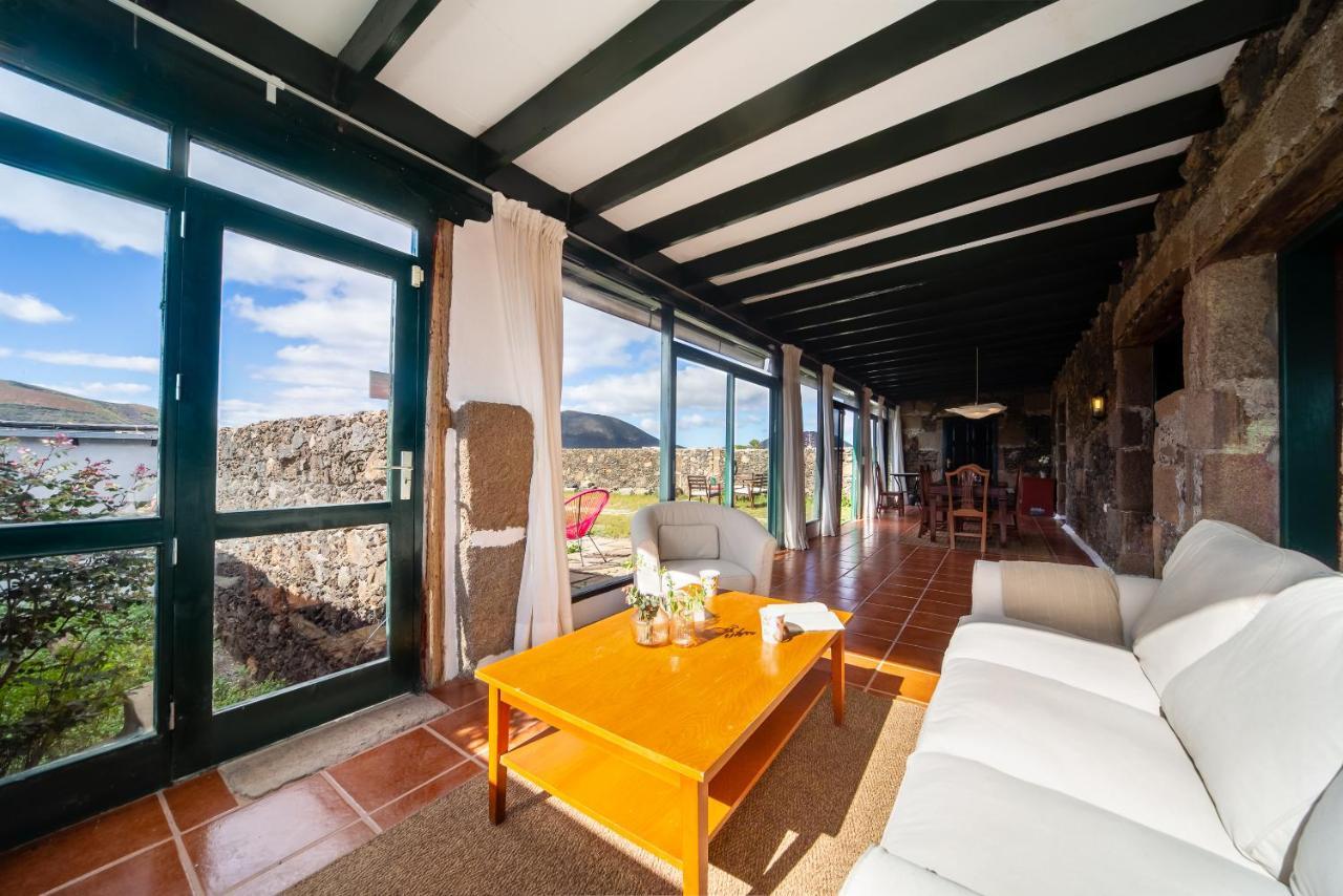 Villa Casa "Entre Vinedos" En Masdache à Tías Extérieur photo