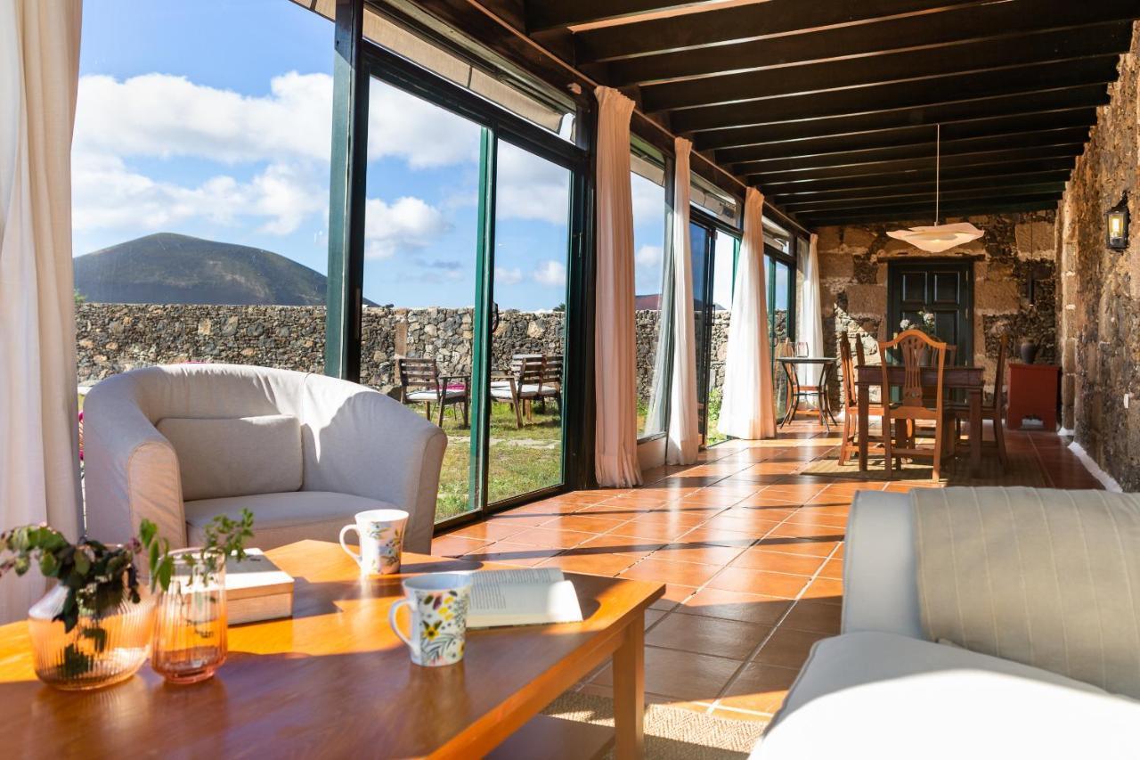 Villa Casa "Entre Vinedos" En Masdache à Tías Extérieur photo