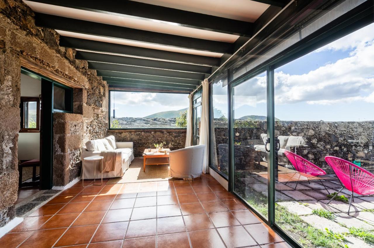 Villa Casa "Entre Vinedos" En Masdache à Tías Extérieur photo