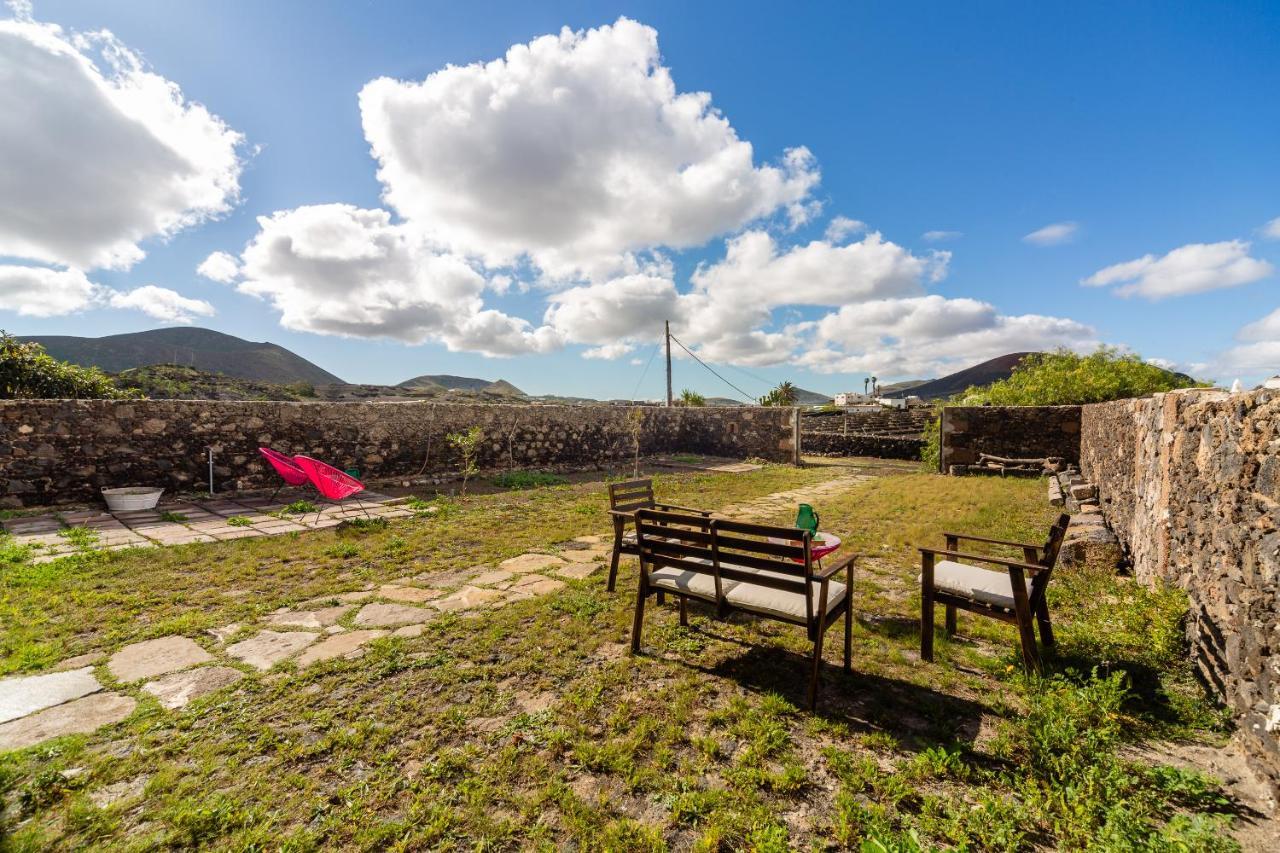 Villa Casa "Entre Vinedos" En Masdache à Tías Extérieur photo